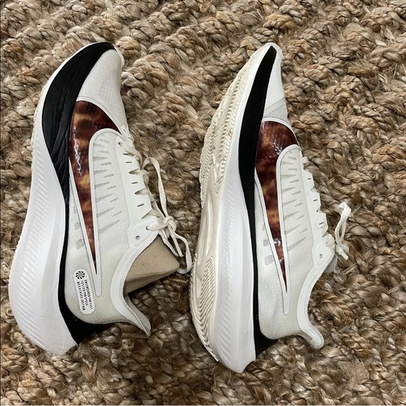 Nike Women’s Zoom Gravity Barely Rose 2020 Size 7.5 - Picture 10 of 12